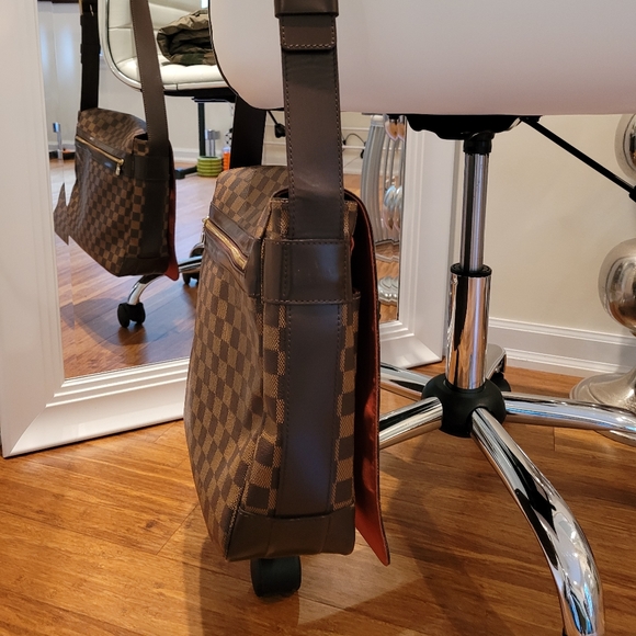 LOUIS VUITTON DAMIER EBENE BASTILLE MESSENGER BAG - Picture 10 of 11